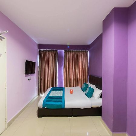 De Jaya Hotel Петалинг-Джая Экстерьер фото
