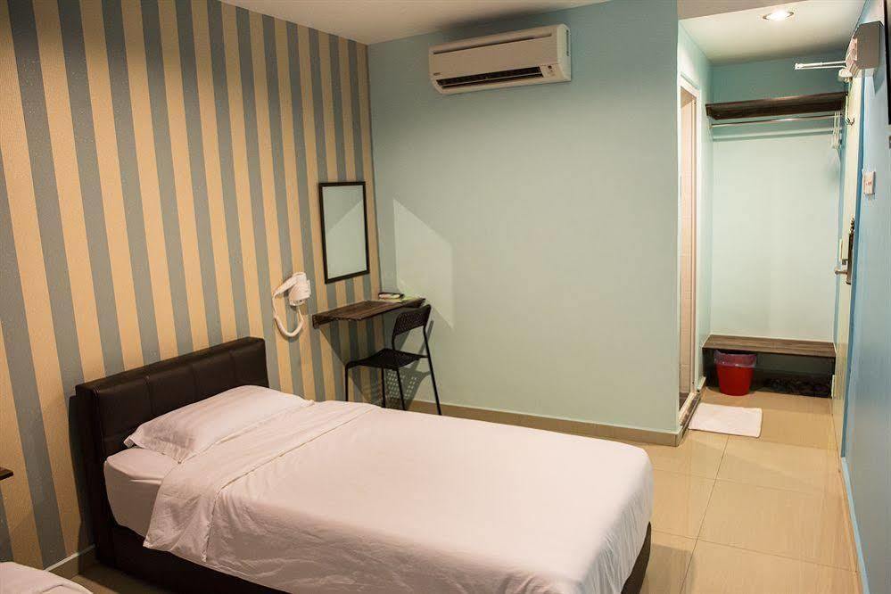 De Jaya Hotel Петалинг-Джая Экстерьер фото