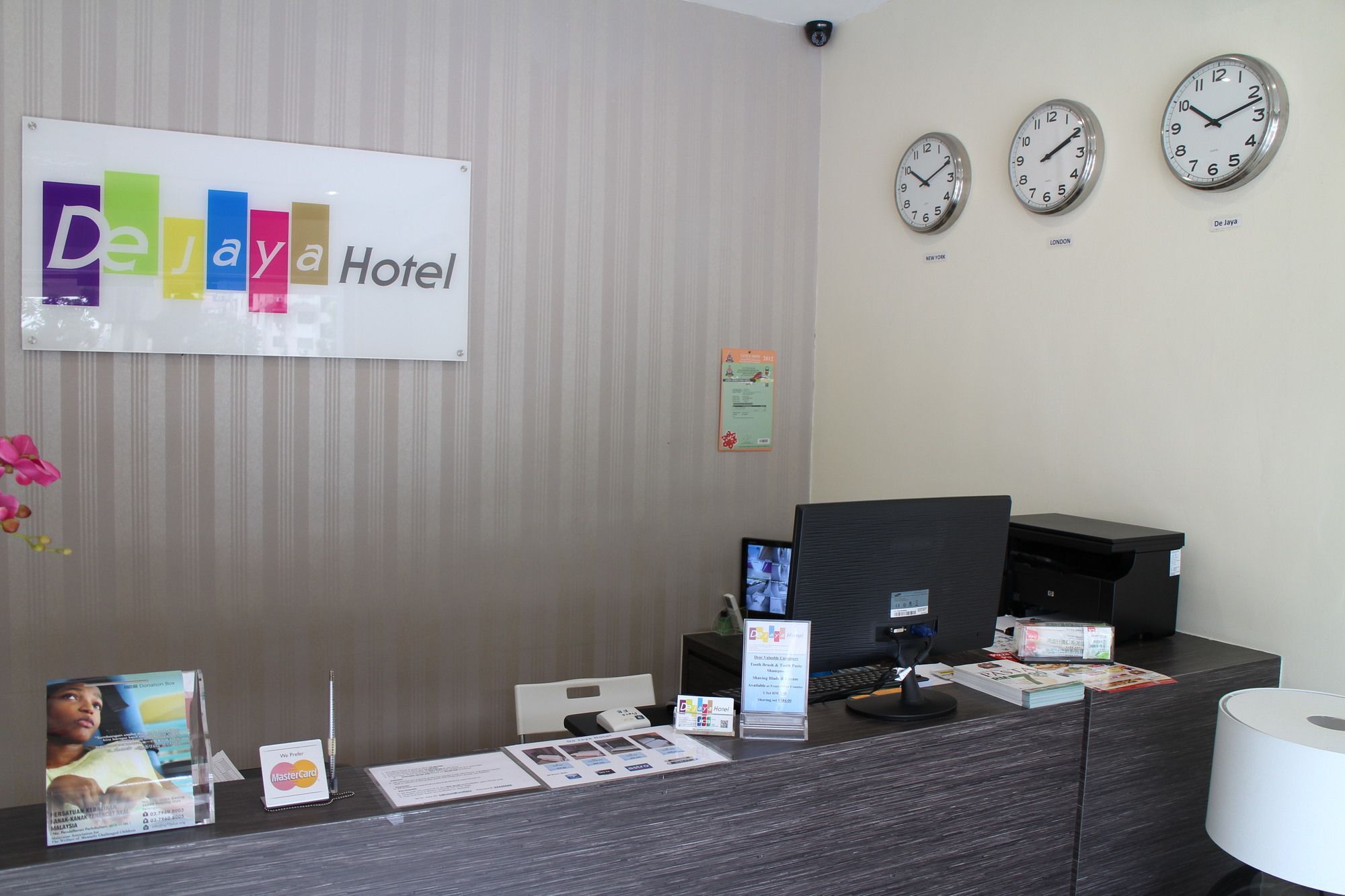 De Jaya Hotel Петалинг-Джая Экстерьер фото